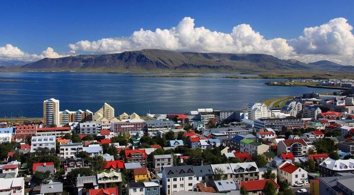 плюси та мінуси життя в Ісландії