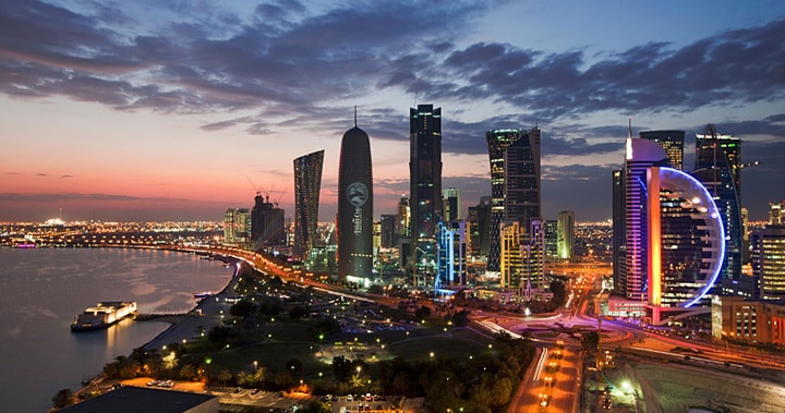 життя і робота в Катарі