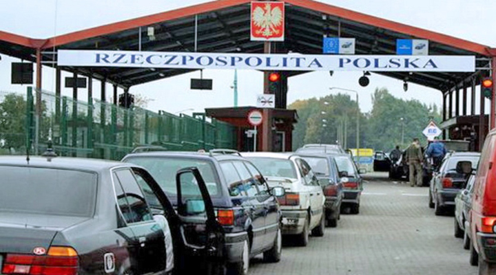 процедура перевірки автотранспортного засобу на польському кордоні