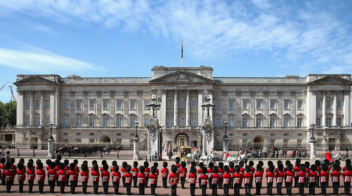 Букингемский дворец в Лондоне