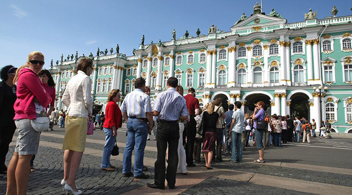 введення туристичного збору в Санкт-Петербурзі
