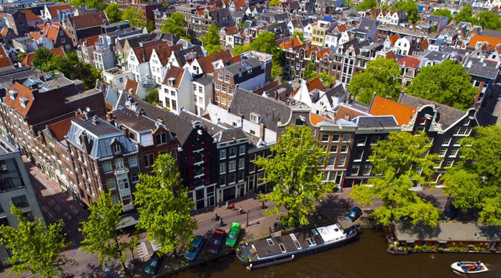 «налоге на кровать» в Амстердаме