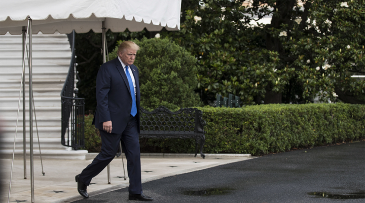 отставка Кевина Хассетта