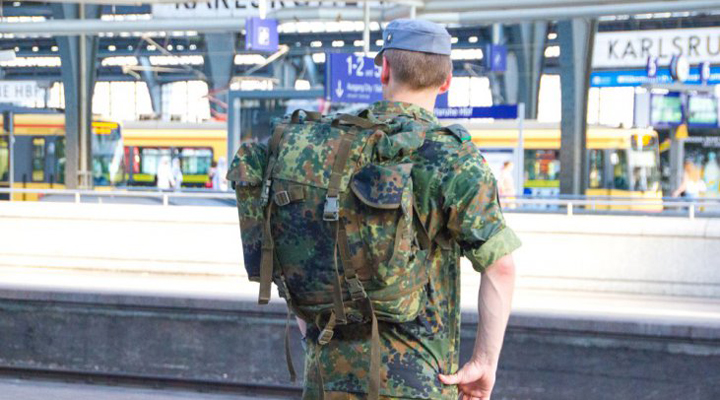 безкоштовний проїзд в поїздах для військових Німеччини