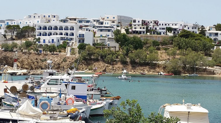 грецький остов Парос проти пластику