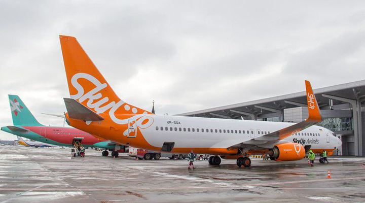 лоукостер SkyUp призупинить рейси до Парижу і Ніцци