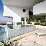 У Дубаї з'явиться готель з сотнями басейнів У Дубаї з'явиться готель з сотнями басейнів