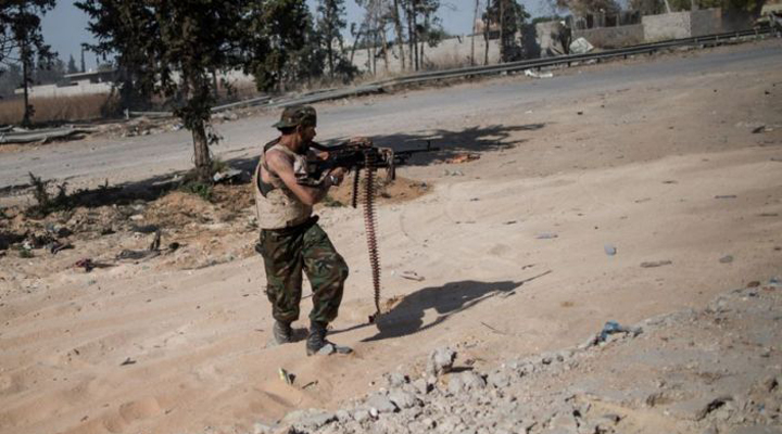 зруйнована злітно-посадкова смуга в аеропорту Зуарі