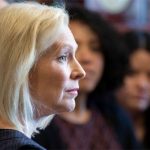 Сенатор США Гиллибранд покинула президентскую гонку демократов Сенатор США Гиллибранд покинула президентскую гонку демократов