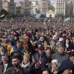 «Не для того, чтобы сдаться». 10 тысяч украинцев протестовали на Майдане
