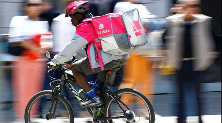 місцева поліція в Мілані зможе реквізувати велосипеди для доставки їжі, якщо вони не відповідають стандартам