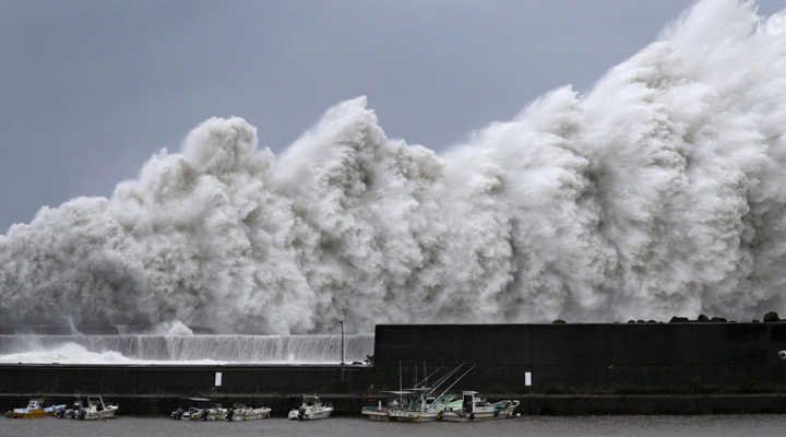 мощный тайфун в Японии