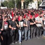 Зіткнення грецької поліції зі студентами, які протестують проти реформ бізнесу Зіткнення грецької поліції зі студентами, які протестують проти реформ бізнесу