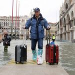 Венеция по-прежнему утопает в воде. Прилив затопил 60 процентов города Венеция по-прежнему утопает в воде. Прилив затопил 60 процентов города