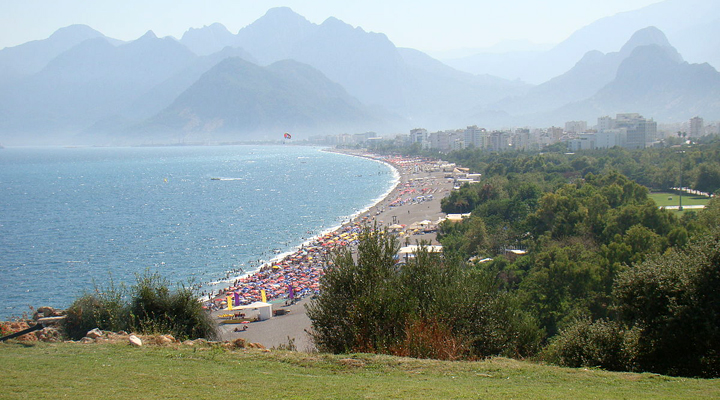 знаменитый антильский пляж Коньяалти может быть уничтожен из-за деятельности человека