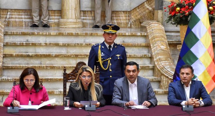 Боливия высылает посла Мексики