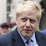Борис Джонсон перед виборами щедро роздає обіцянки