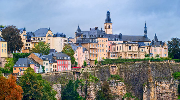 первое место по уровню жизни занимает Люксембург