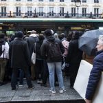 Забастовки осложняют путешествие во Францию
