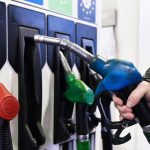 Владимир Зеленский возмущен высокими ценами на бензин Владимир Зеленский возмущен высокими ценами на бензин