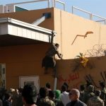 Протестующие возле посольства  США в Багдаде отступили