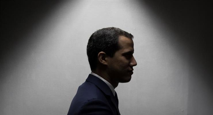 В Венесуэле штурмуют офисы Гуайдо