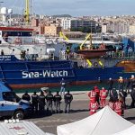 180 мигрантов спасены в Средиземноморье 180 мигрантов спасены в Средиземноморье