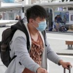 Более 400 000 долларов штрафа: аптека в Пекине повысила цены на хирургические маски