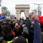 Протесты во Франции вышли на новый уровень