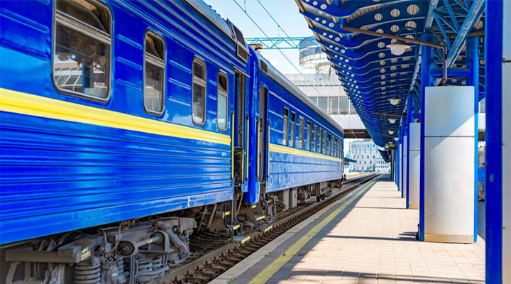 в Україні в два рази знизили ціни на залізничні квитки