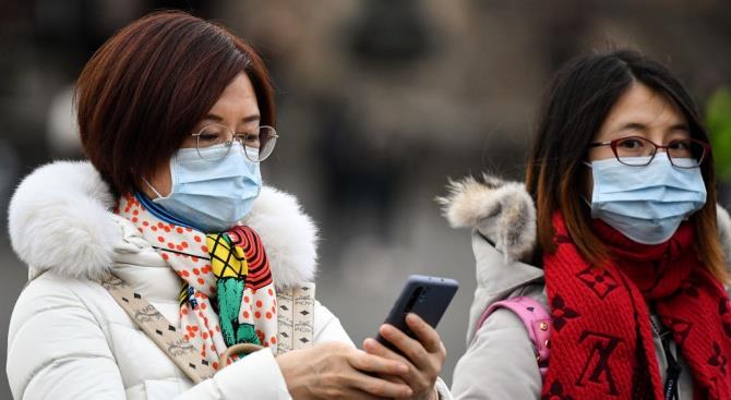 Ватикан отправил сотни тысяч медицинских масок в Китай