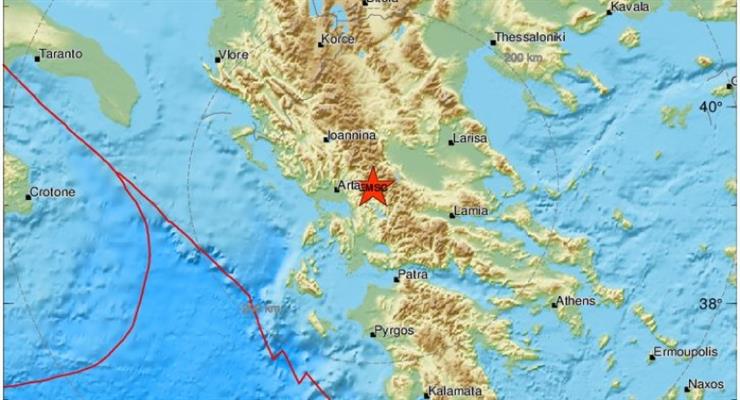 Сильное землетрясение в центральной Греции