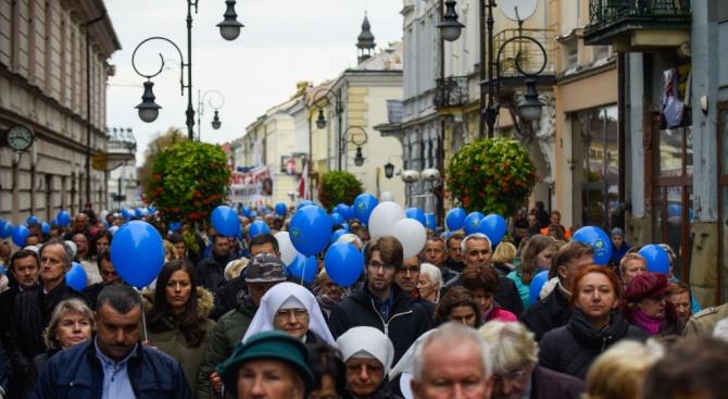 Тысячи в Варшаве выступили в поддержку судебной реформы