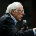 Сандерс: Блумберг пытается купить выборы Сандерс: Блумберг пытается купить выборы