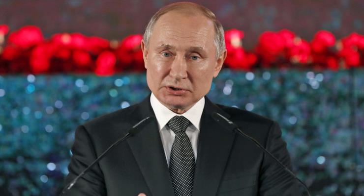 Рейтинг Путина падает с 59% до 35%, но россияне не находят альтернативы