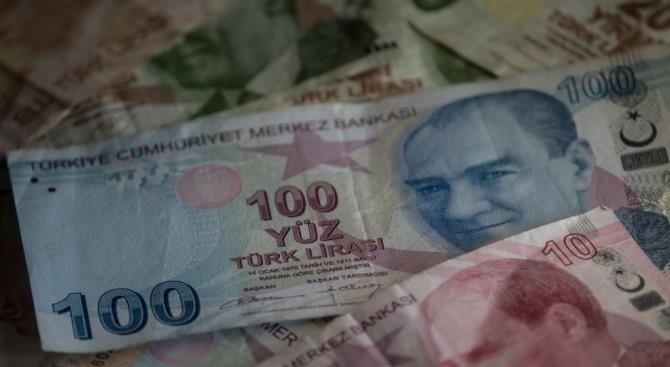 Турецкая лира обесценилась до почти годичного минимума
