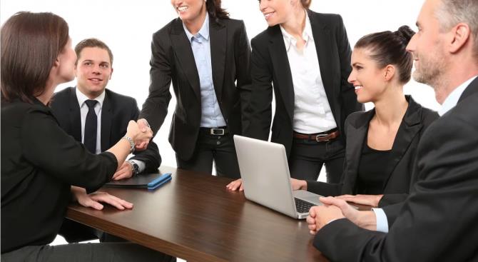 Великобритания будет искать иностранных работников через систему баллов