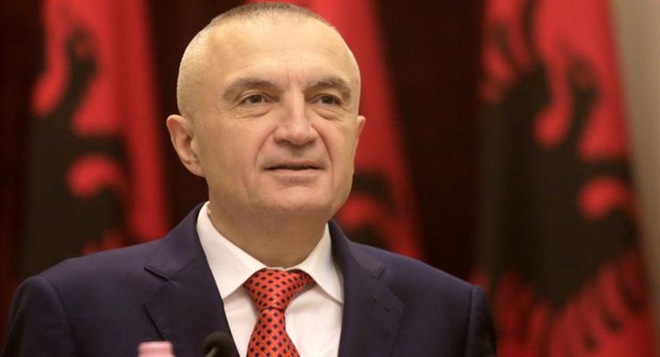 Президент Албании призывает людей свергнуть правительство