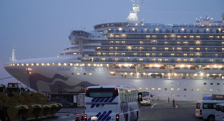 Япония: два пожилых пассажира на круизном судне с коронавирусом погибли