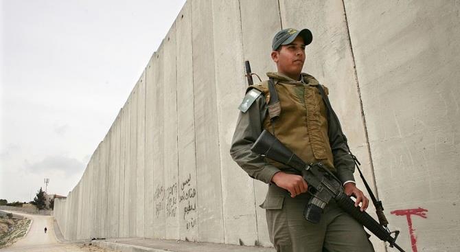 Египет возводит бетонную стену вдоль границы с сектором Газа