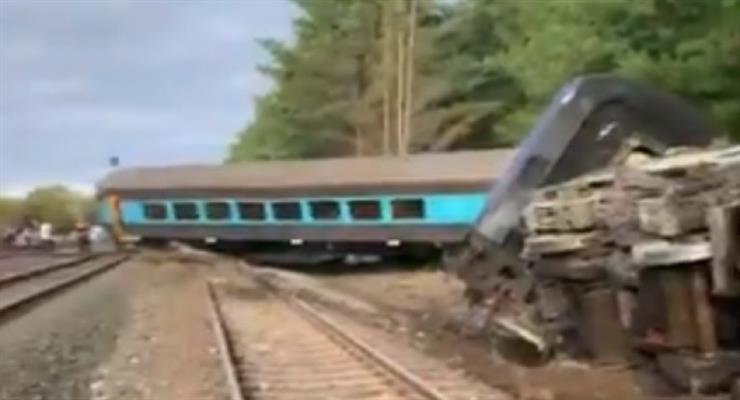 Два человека погибли в результате крушения поезда в Австралии