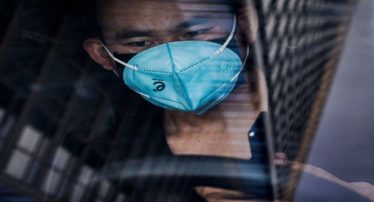 Иран закрывает все школы в двух городах из-за коронавируса