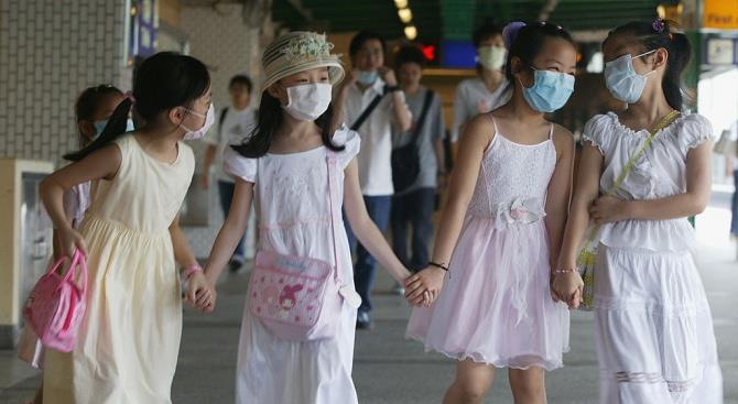 в Гонконзі продовжили карантин у школах до 20 квітня