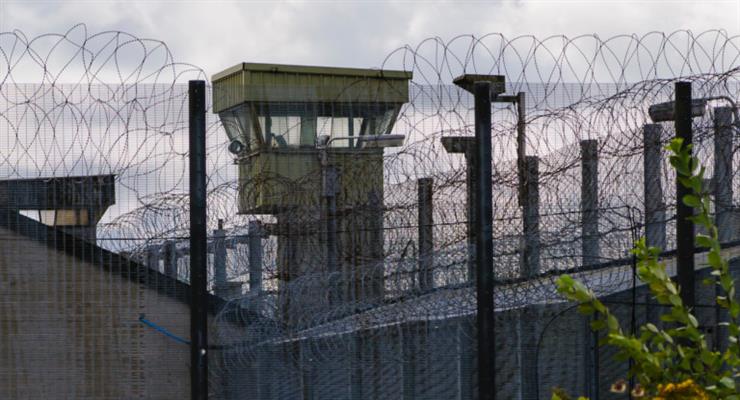 Беспорядки в тюрьмах Италии из-за новых мер по борьбе с коронавирусом