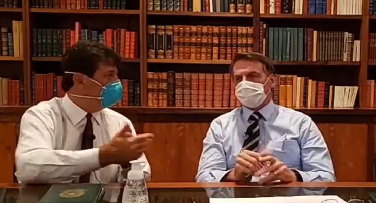 Болсонару не боится коронавируса и встречается со своими сторонниками
