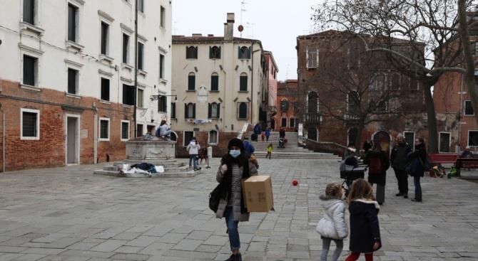 Швейцария объявила чрезвычайное положение из-за коронавируса и запретила любые собрания