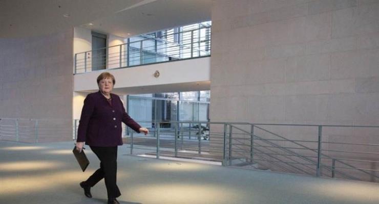 Меркель вкладывает деньги в экономику