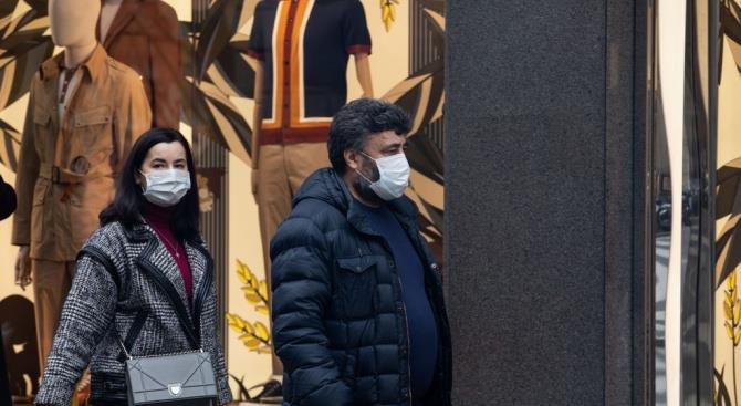 Чешское правительство приказало гражданам носить маски на публике