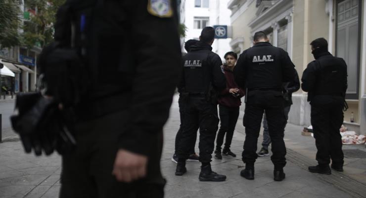 Греция производит антисептики из конфискованного алкоголя