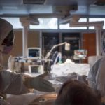 Итальянские города и деревни почтили минутой молчания жертвы COVID-19 Итальянские города и деревни почтили минутой молчания жертвы COVID-19